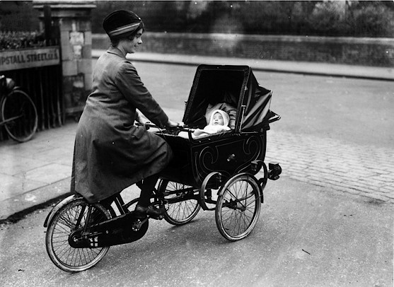 Mom on Cargobike in 1926 - London